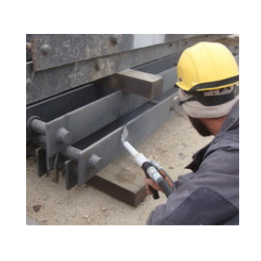 Derusting & paintstripping by blasting dry ice and abrasives