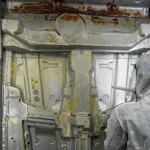 Mould cleaning in the manufacturing of car parts